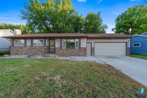 Homes For Sale - 4013 S Drexel Drive<br/> Sioux Falls, SD 57106