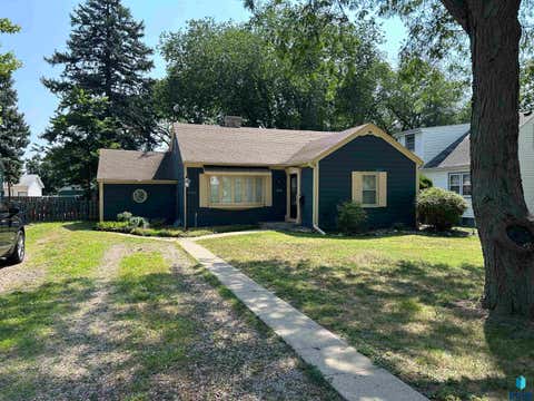 Photo of 1202 Pine St, Yankton, SD 57078 (MLS # 22605826)