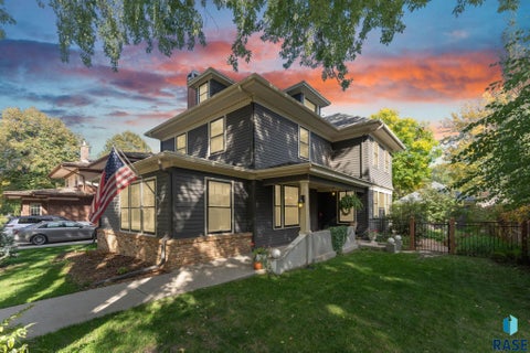 Photo of 1218 S 1st Ave, Sioux Falls, SD 57105 (MLS # 22607858)