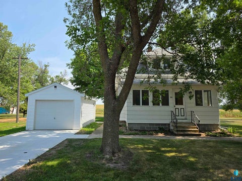 Homes For Sale - 104 Bertha Ave S Avenue<br/> Ihlen, MN 56164