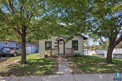 Photo of 1119 N Duluth Ave, Sioux Falls, SD 57104 (MLS # 22607865)
