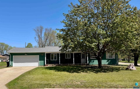 Homes For Sale - 610 W Elizabeth Street<br/> Edgerton, MN 56128