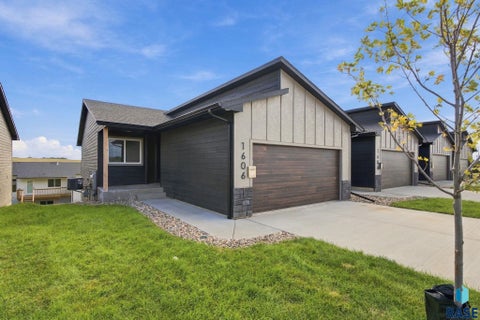 Townhouse For Sale - 1606 N Tillie Avenue<br/> Minnehaha County, Sioux Falls, SD 57110