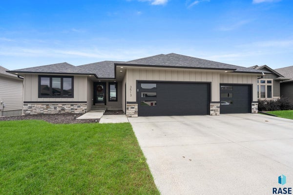 3513 E SAGE GRASS ST, SIOUX FALLS, SD 57108 - Image b5c7f6a6d2d443aee9f942e24f4dde97/67471985
