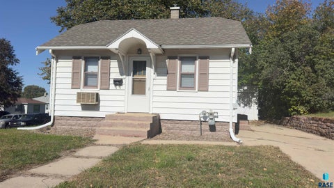 Photo of 1728 W 11th St, Sioux Falls, SD 57104 (MLS # 22607626)