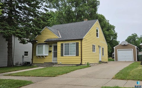Homes For Sale - 1313 2nd Street<br/> Brookings, SD 57006