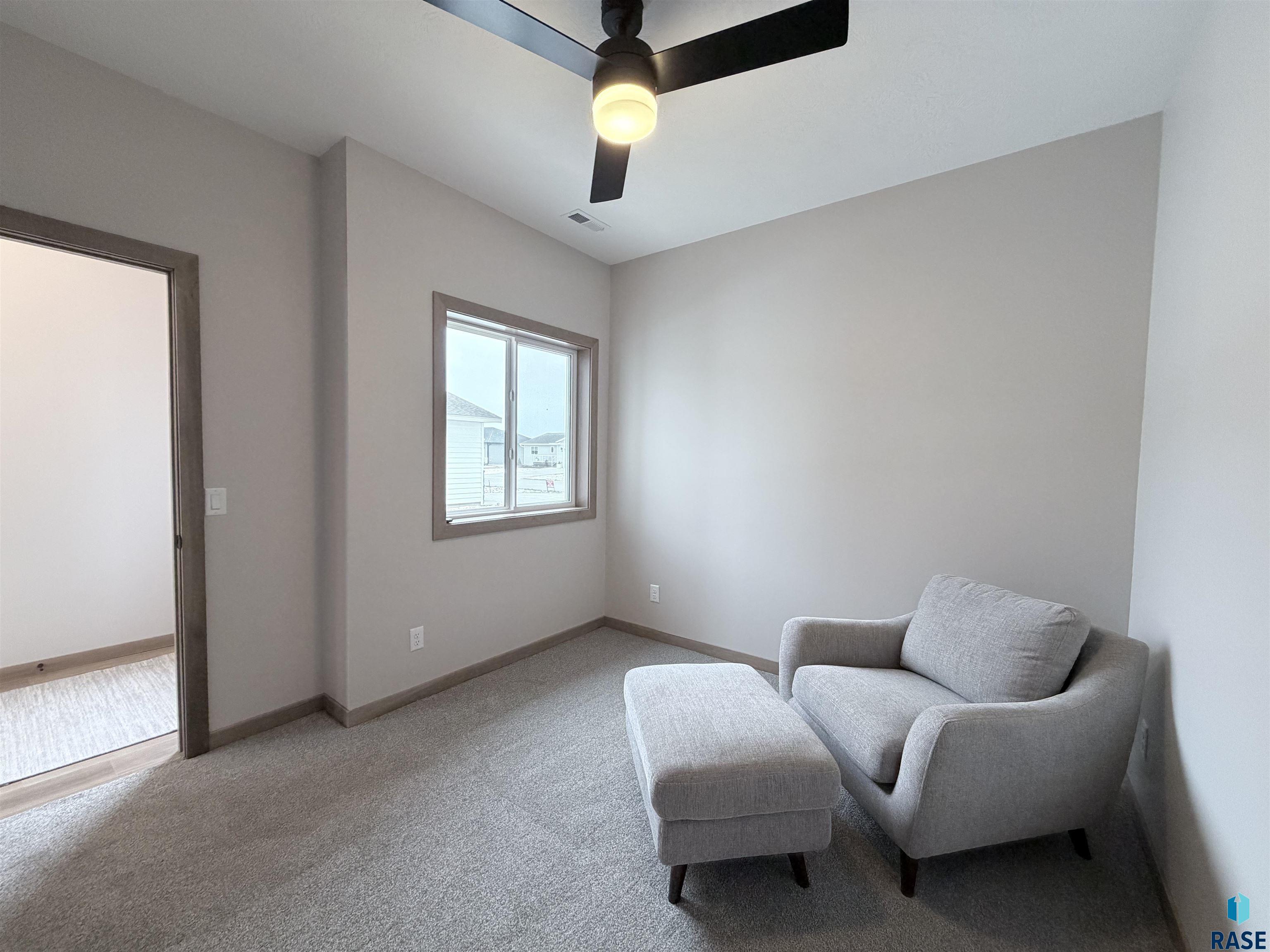 1002 S 6th Ave