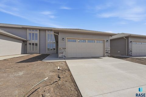 Photo of 6123 S Bison Pl, Sioux Falls, SD 57108 (MLS # 22602072)