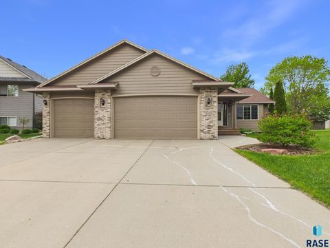 Photo of 4701 E 42nd St, Sioux Falls, SD 57110 (MLS # 22603404)