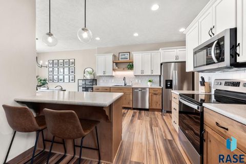 Photo of 5303 E 67th St, Sioux Falls, SD 57108 (MLS # 22602335)