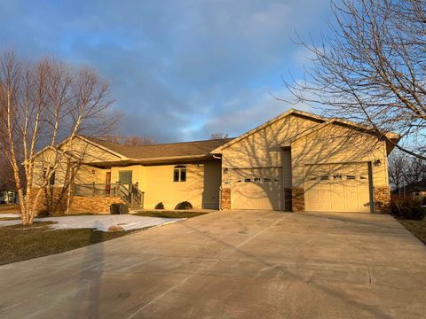 Homes For Sale - 1020 S Dewald Street<br/> Freeman, SD 57029