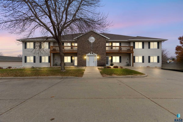 3300 W MILES PL APT 203, SIOUX FALLS, SD 57108 - Image ba62c017dc4f6d5e2a0e442dc3fc15cd/2734455523