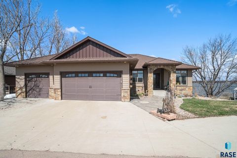 Photo of 5381 South Shore Dr, Chester, SD 57016 (MLS # 22602062)
