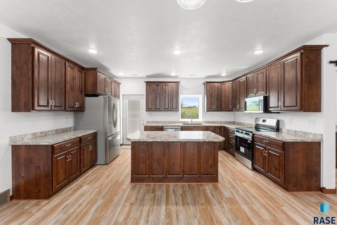 Homes For Sale - 961 Thomas Drive<br/> Centerville, SD 57014