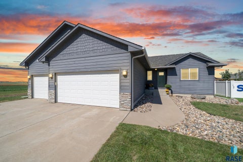 Photo of 9020 W 22nd St, Sioux Falls, SD 57106 (MLS # 22607392)