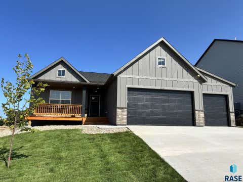 Homes For Sale - 2608 S Copper Creek Avenue<br/> Sioux Falls, SD 57110
