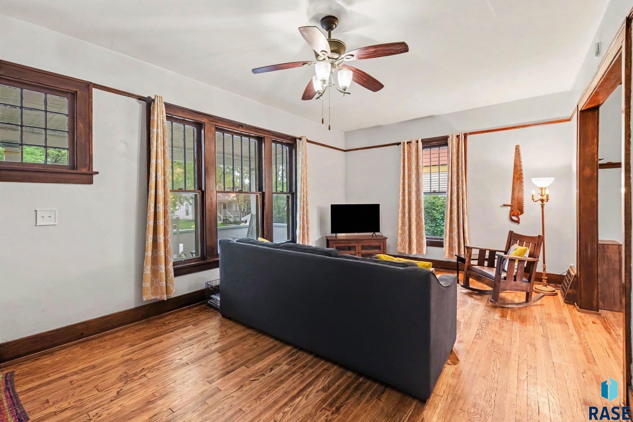 507 W 7th St