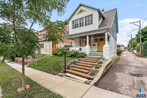 Homes For Sale - 507 W 7th Street<br/> Sioux Falls, SD 57104
