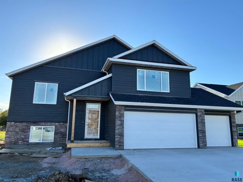 Photo of 5941 S Coneflower Ave, Sioux Falls, SD 57108 (MLS # 22607292)