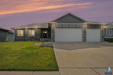 Homes For Sale - 7904 S Pinewood Avenue<br/> Lincoln County, Sioux Falls, SD 57108