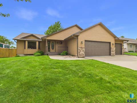 Homes For Sale - 2505 S Theodore Avenue<br/> Sioux Falls, SD 57106