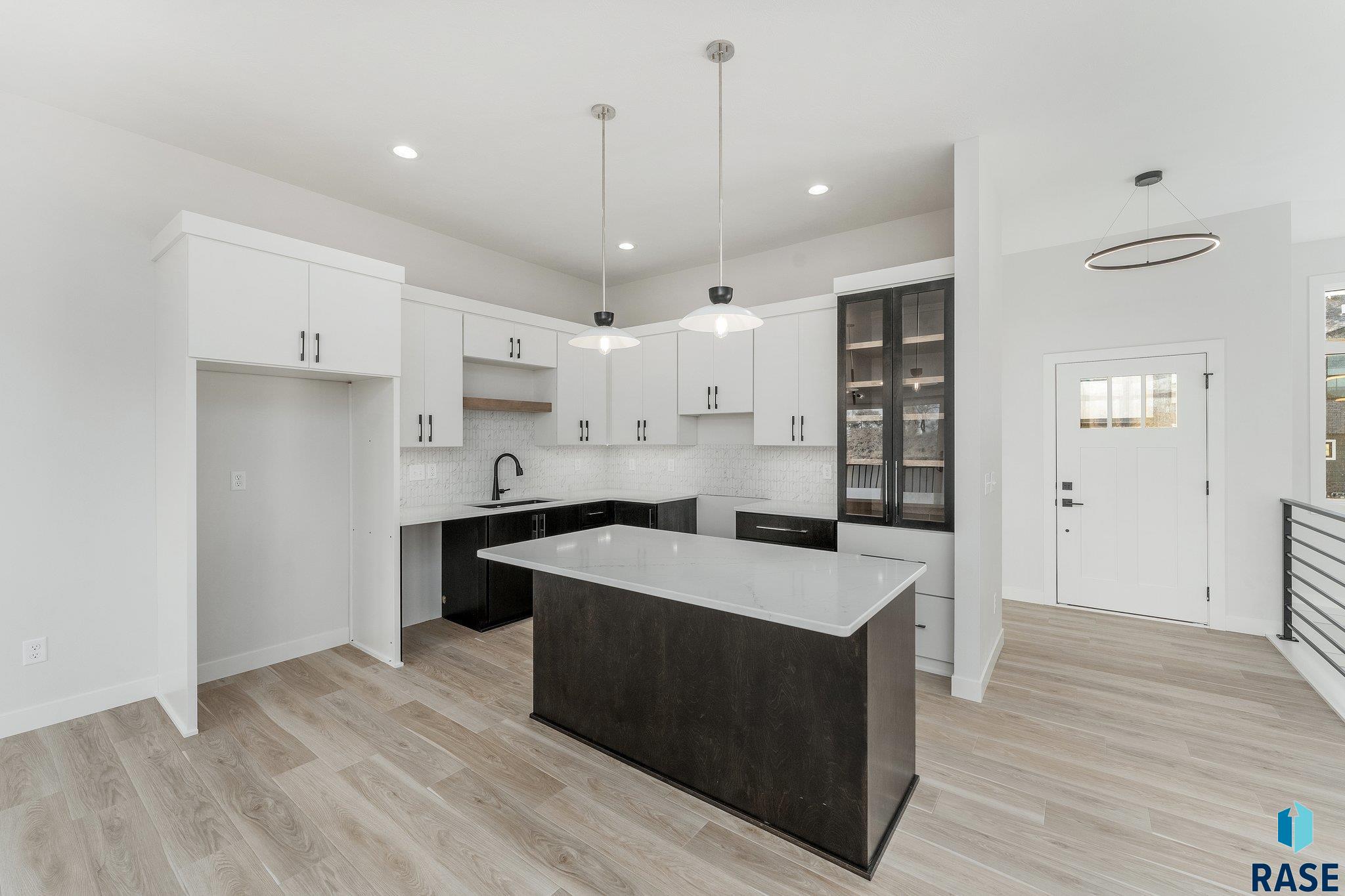 8600 W Shoreline Pl