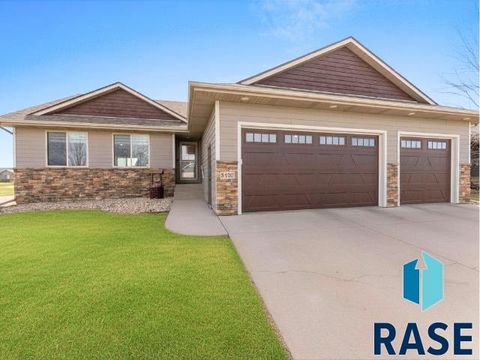 Photo of 5400 S Sirocco Ave, Sioux Falls, SD 57108 (MLS # 22602592)