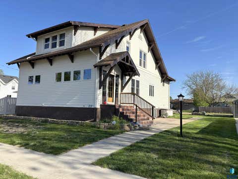 Homes For Sale - 212 W 2nd Avenue<br/> Lennox, SD 57039