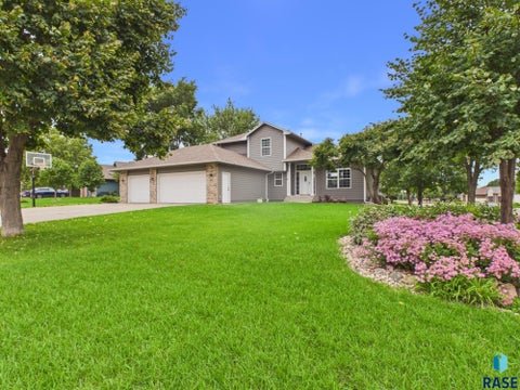 Photo of 7000 W 22nd St, Sioux Falls, SD 57106 (MLS # 22607460)
