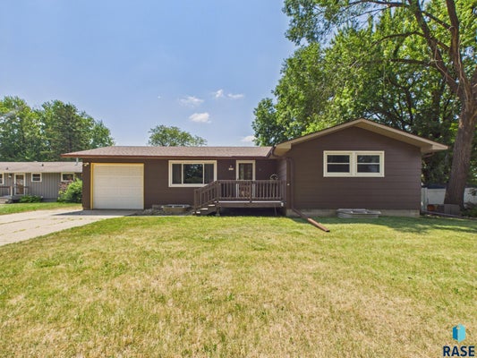 1112 FOREST ST, BROOKINGS, SD 57006 - Image bee4e5d638bbc3e1c1bfd7824ee81b36/1440063608