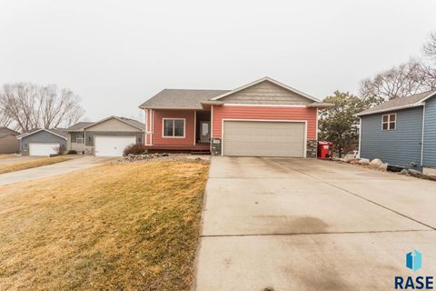 Homes For Sale - 435 N Jenny Avenue<br/> Tea, SD 57064