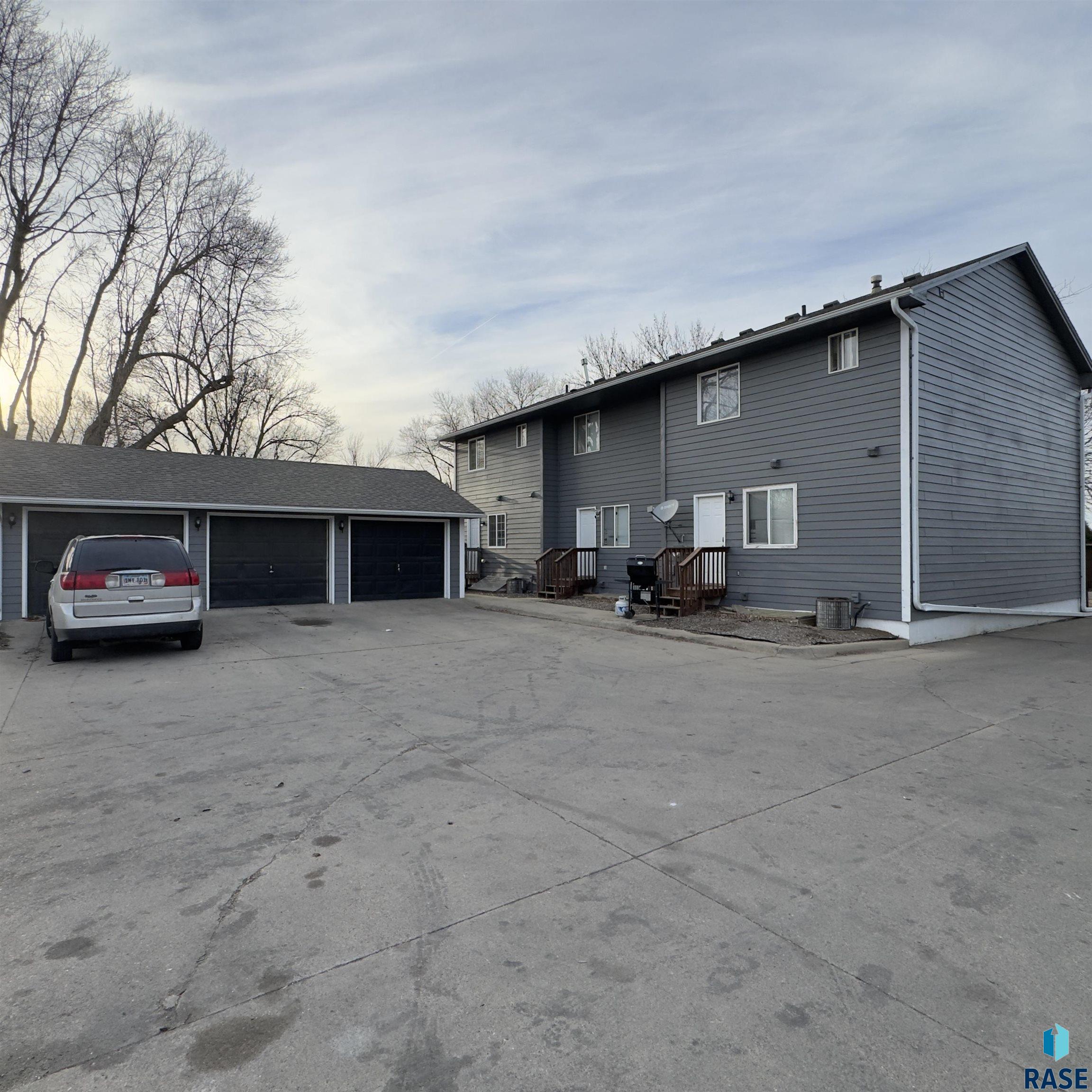 2805 E Bragstad Dr