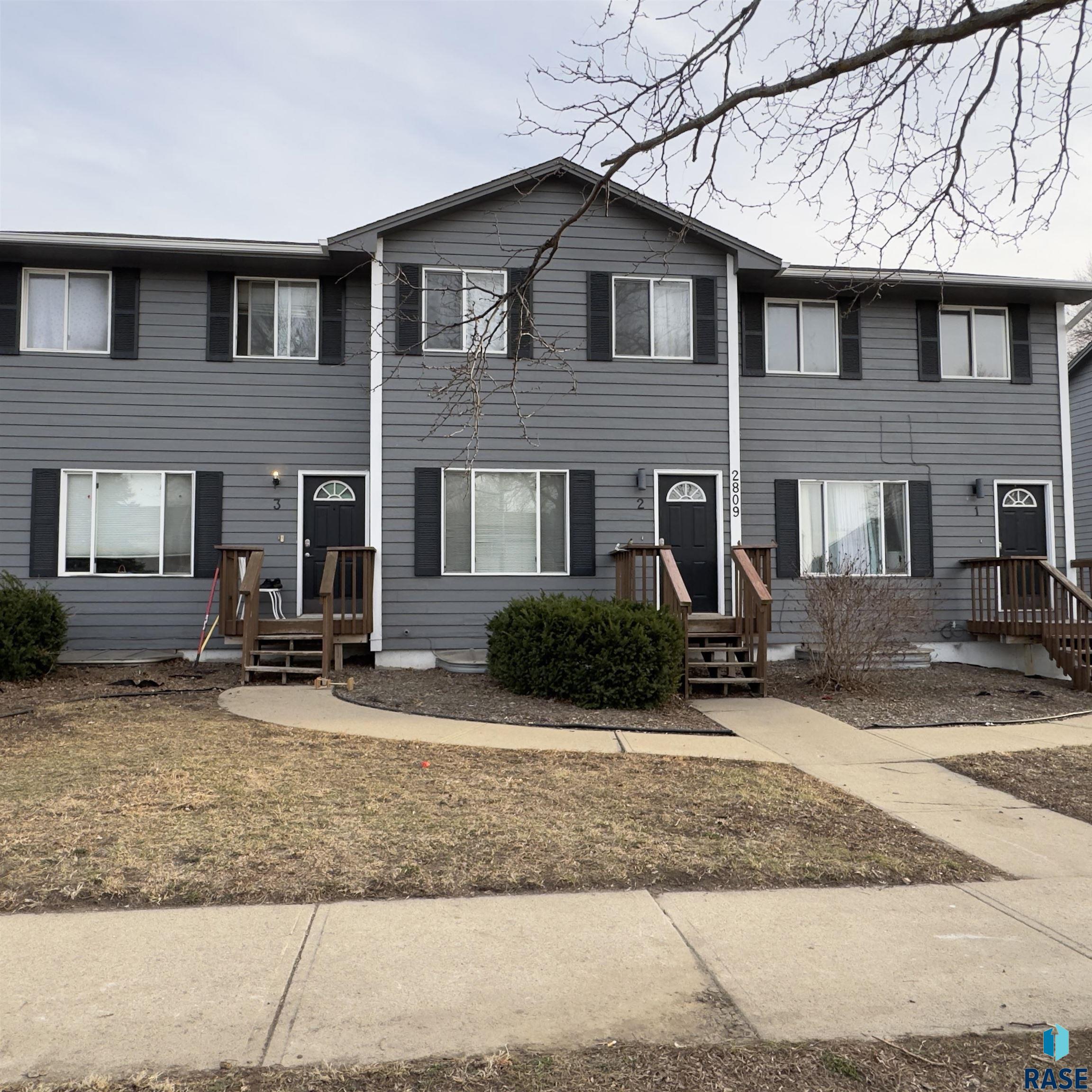 2805 E Bragstad Dr