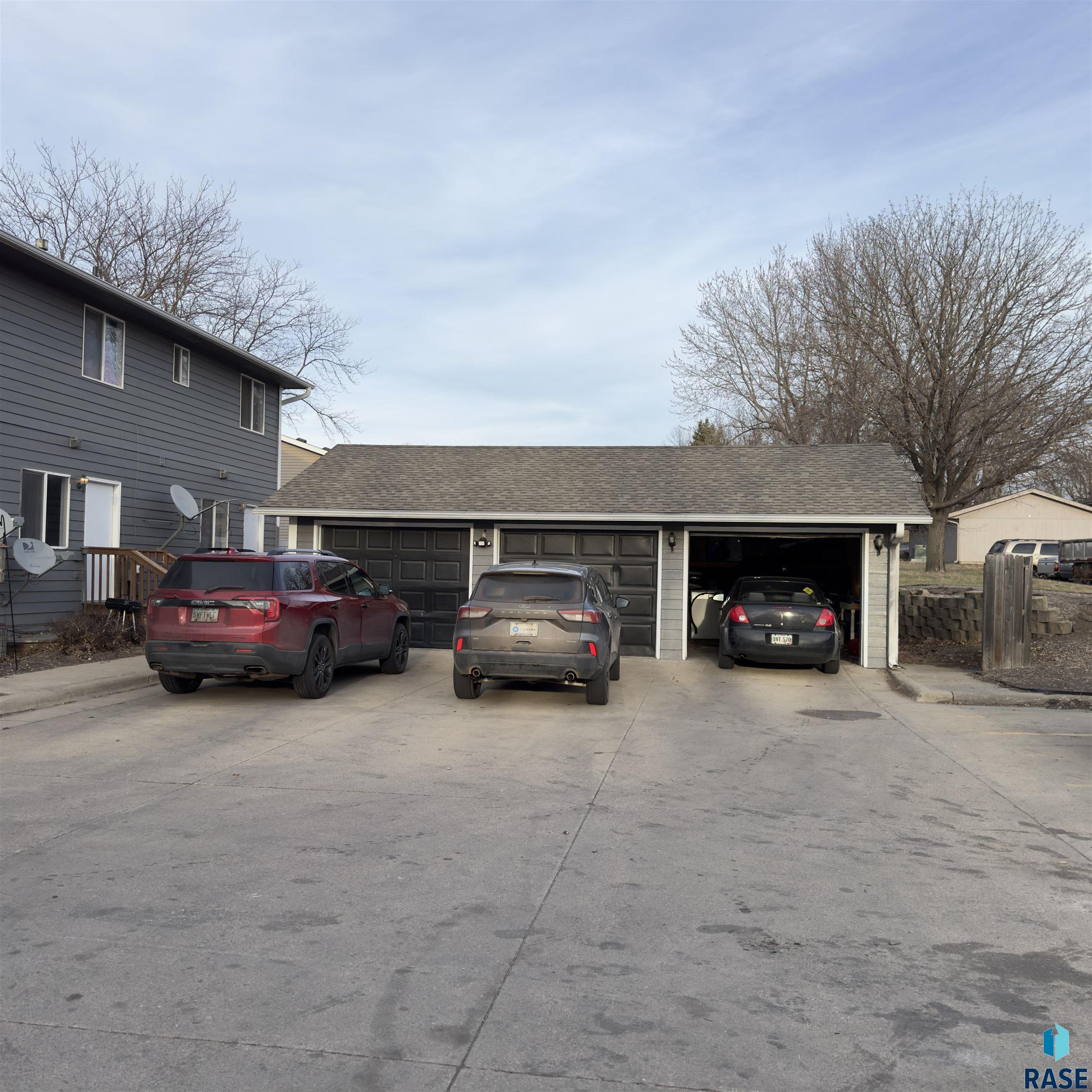 2805 E Bragstad Dr