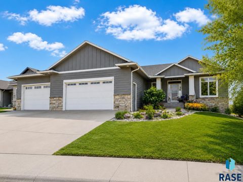 Homes For Sale - 2709 S Moss Stone Avenue<br/> Minnehaha County, Sioux Falls, SD 57110