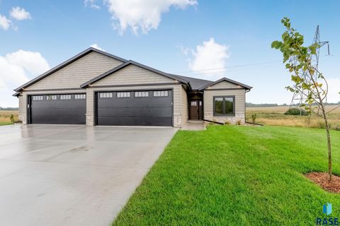 Photo of 414 N Almond Ave, Brandon, SD 57005 (MLS # 22602627)