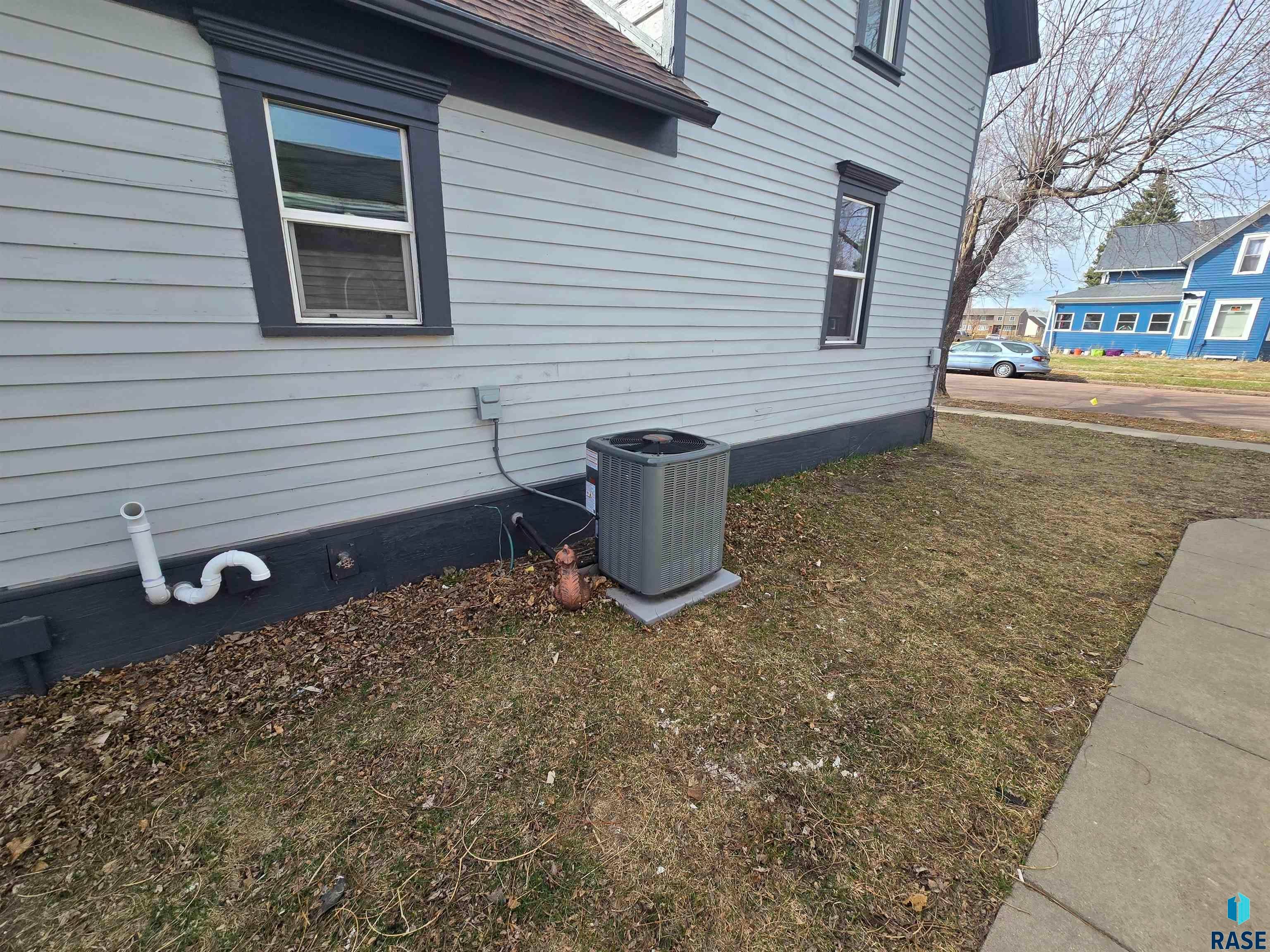 232 N Nesmith Ave
