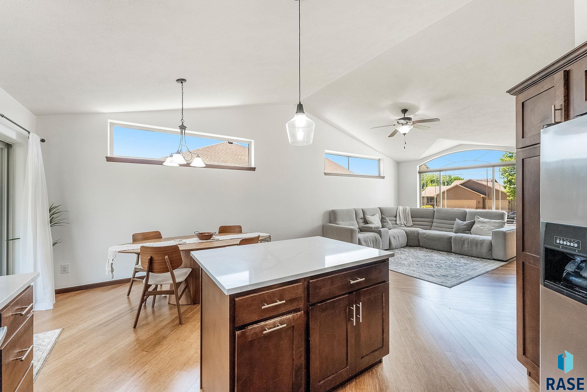 404 S Red Willow Ave