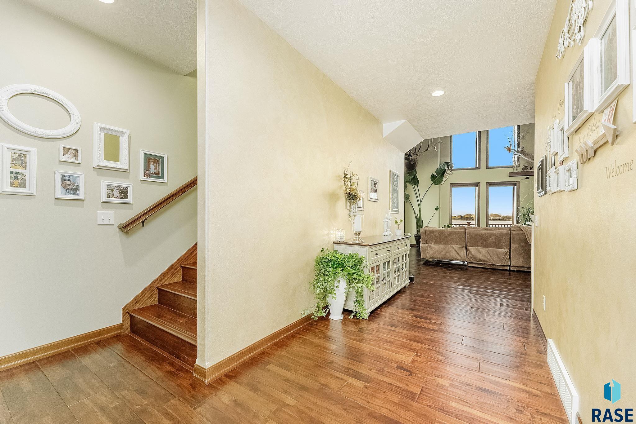 209 Lake Ridge Dr