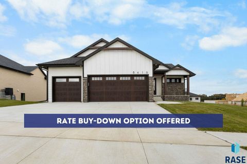 Photo of 8416 E Spearfish Ct, Sioux Falls, SD 57110 (MLS # 22600636)