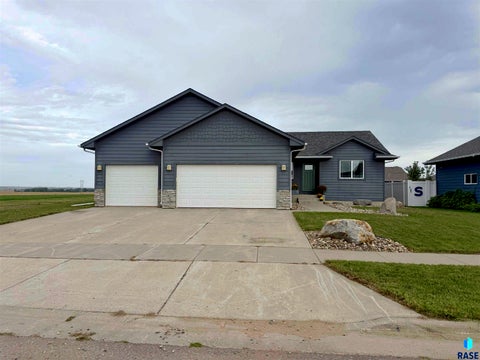 Homes For Sale - 9020 W 22nd Street<br/> Sioux Falls, SD 57106