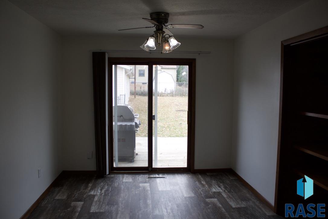 Sioux Falls, South Dakota 57103, United States, 3 Bedrooms Bedrooms, ,1 BathroomBathrooms,Residential,Active,251109