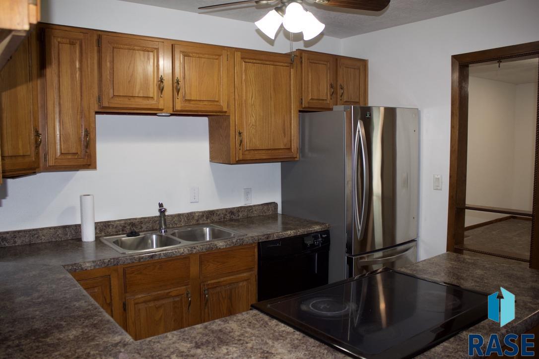 Sioux Falls, South Dakota 57103, United States, 3 Bedrooms Bedrooms, ,1 BathroomBathrooms,Residential,Active,251109