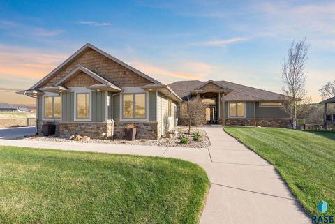 Photo of 1417 S Sugar Maple Dr, Sioux Falls, SD 57110 (MLS # 22602846)