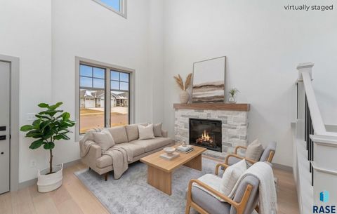 Photo of 8611 W Shoreline Pl, Sioux Falls, SD 57107 (MLS # 22602068)