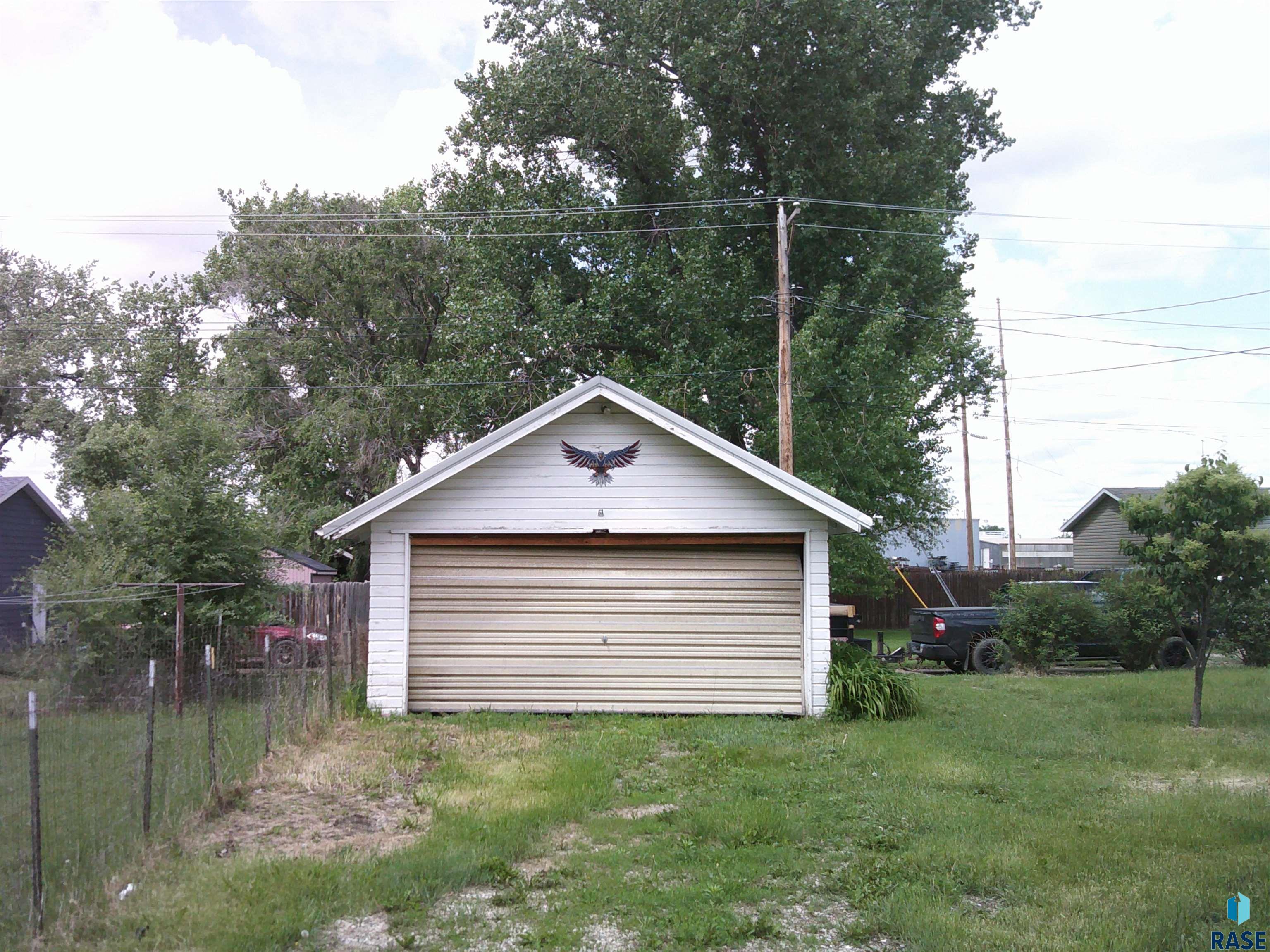 714 SW 3rd Ave - Photo 3