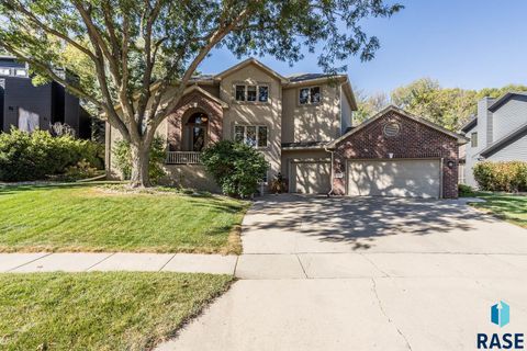 Photo of 4509 S River Oaks Dr, Sioux Falls, SD 57105 (MLS # 22602556)