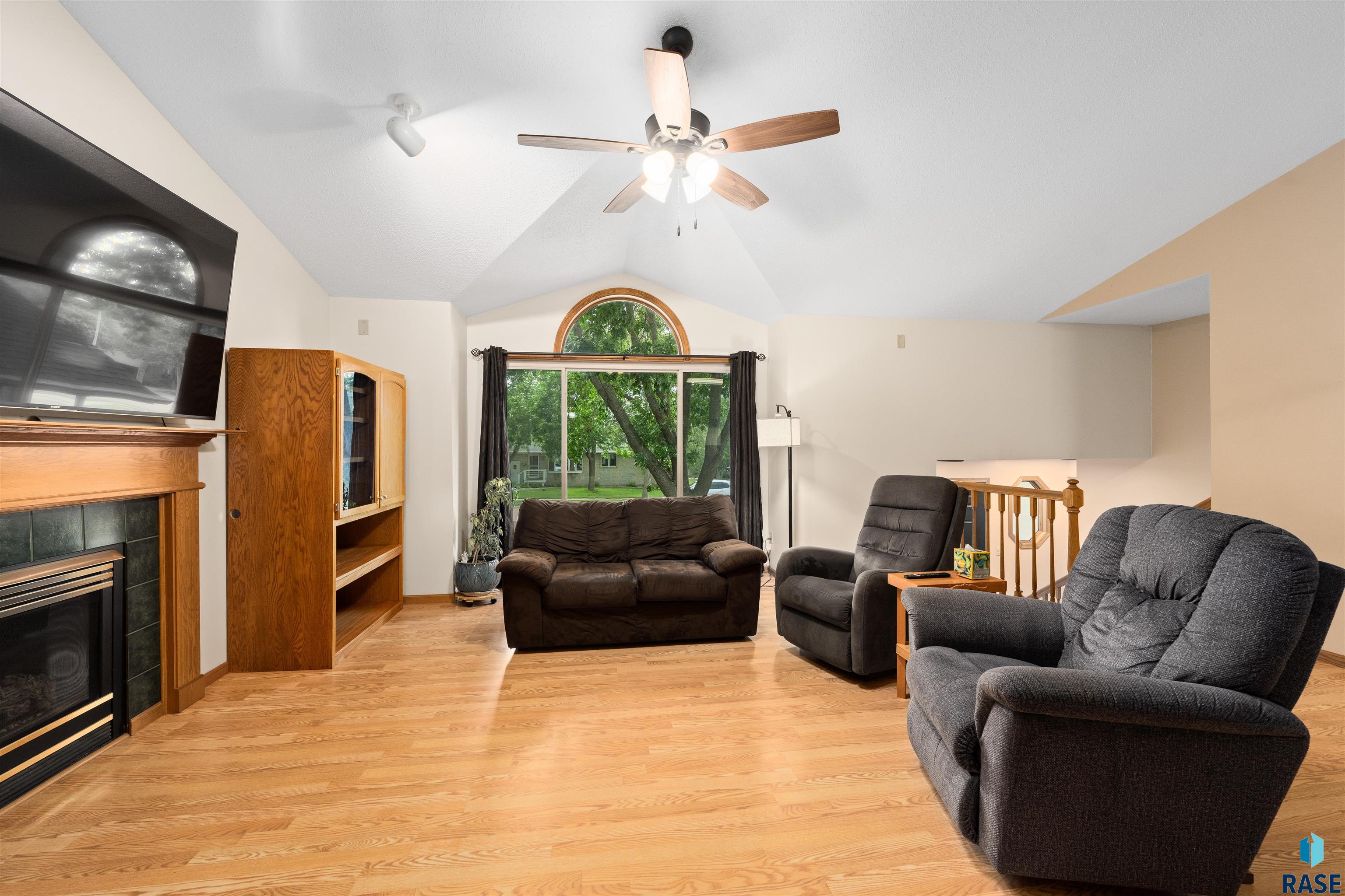 2200 S Roosevelt Ave