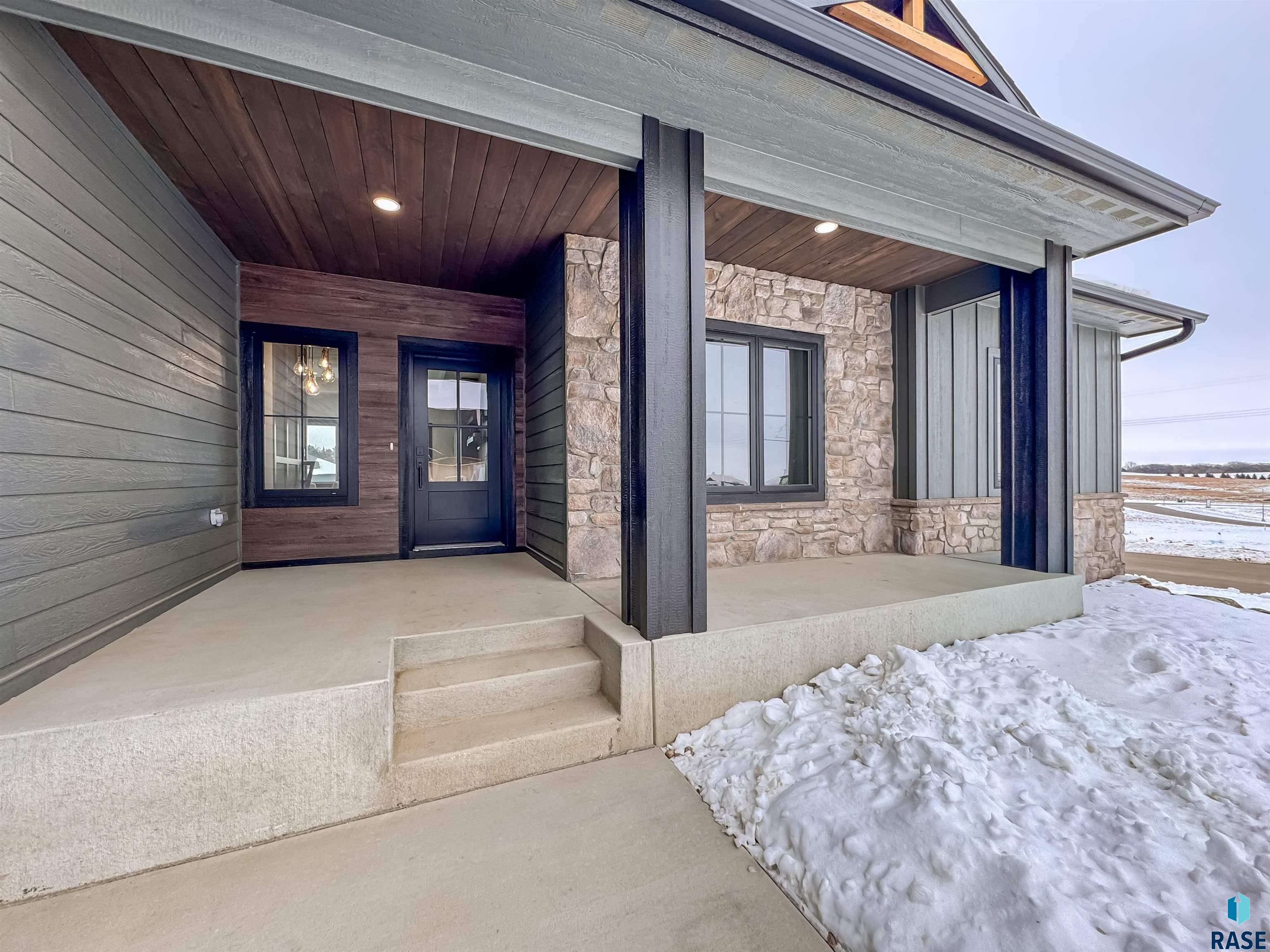 8320 E Sheridan Cir