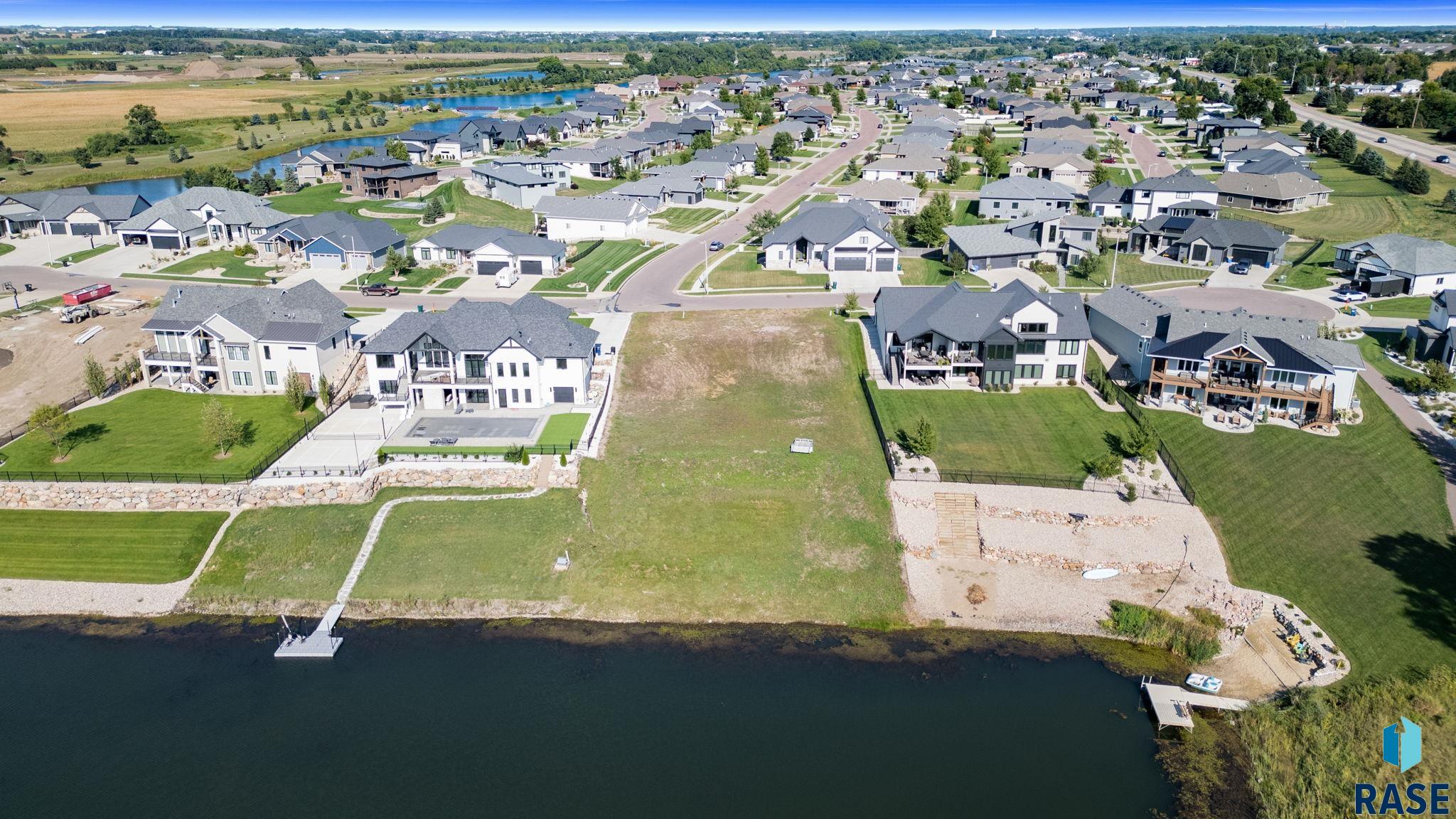 301 S Waterside Cir